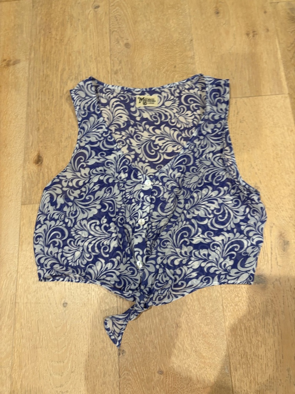 Show me your Mumu Blue and White Floral Tie-Front Crop Top
